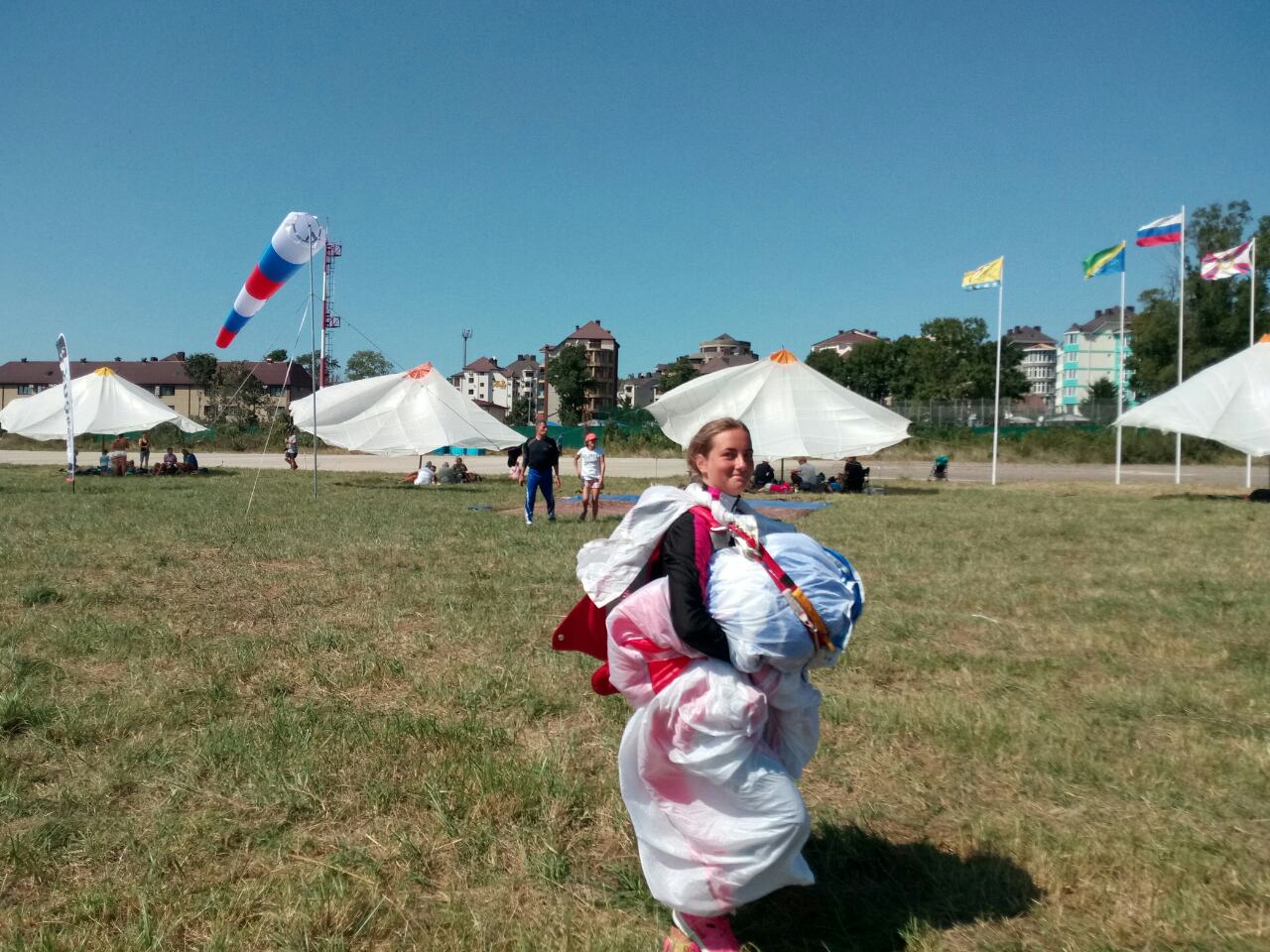 Представители АО «Полет» находятся в Агое на Кубке Вооруженных Сил Российской Федерации по парашютному спорту, посвященному памяти заслуженного тренера России Э.А. Эскендерова. Представители АО «Полет» находятся в Агое на Кубке Вооруженных Сил Российской Федерации по парашютному спорту, посвященному памяти заслуженного тренера России Э.А. Эскендерова.