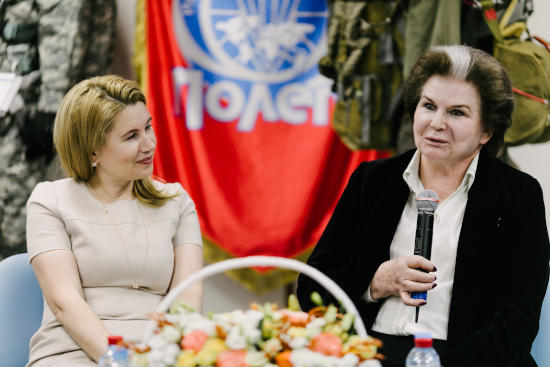 Валентина Терешкова приняла участие в открытии памятника на заводе «Полет» Валентина Терешкова приняла участие в открытии памятника на заводе «Полет»